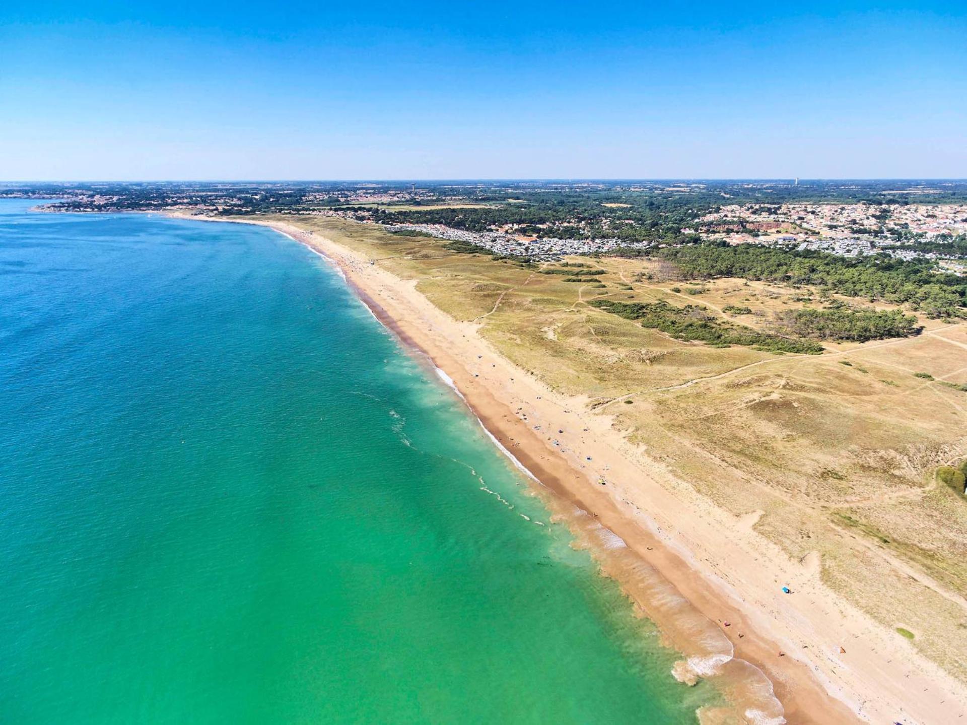 Le Bateau Ivre 50 M De La Plage Saint Gilles Croix de vie Kültér fotó